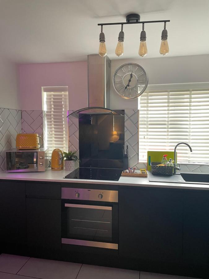 Vibrant & Modern Studio Apartment In Birmingham Luaran gambar